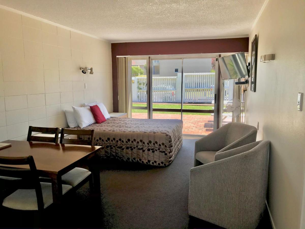 Tui Oaks Motel Taupomeer Buitenkant foto